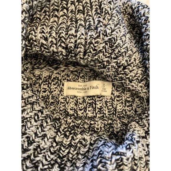 Abercrombie and Fitch sweater dress - Picture 3 of 5